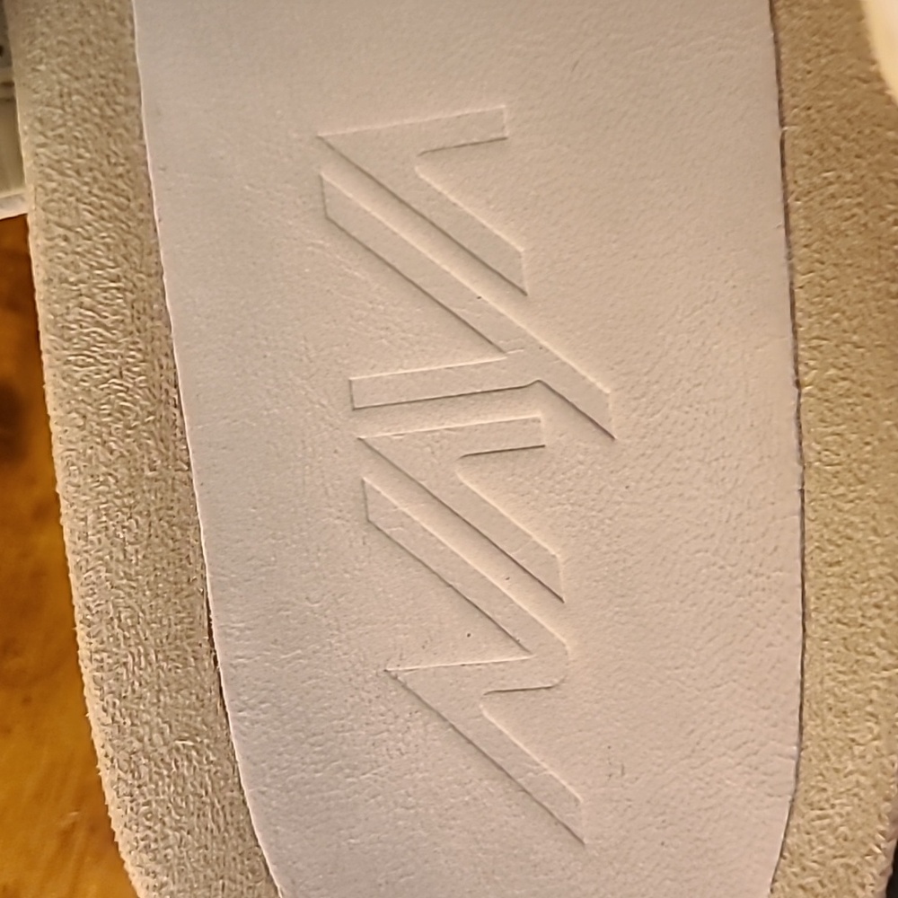 Naya White Perforated Sandals Size 11 M - Picture 10 of 10